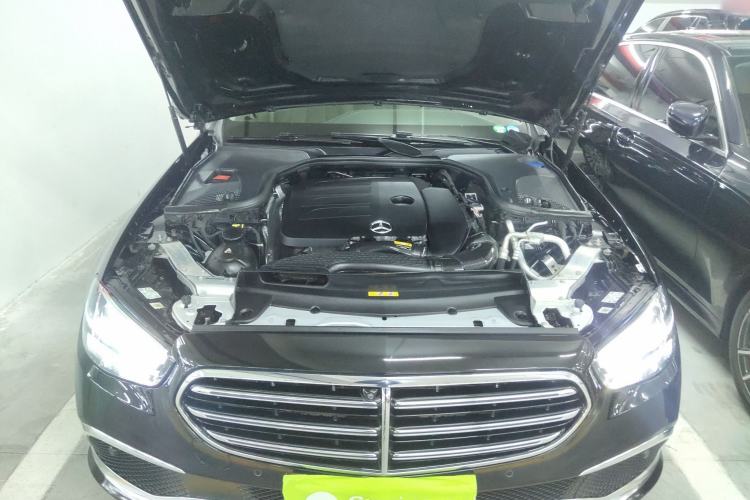 Used Mercedes-Benz E-Class 2022 Revised Version E 300 L Fashion Edition Engine Bay