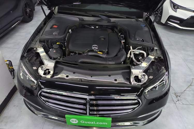 Used Mercedes-Benz E-Class 2022 E 260 L Engine Bay