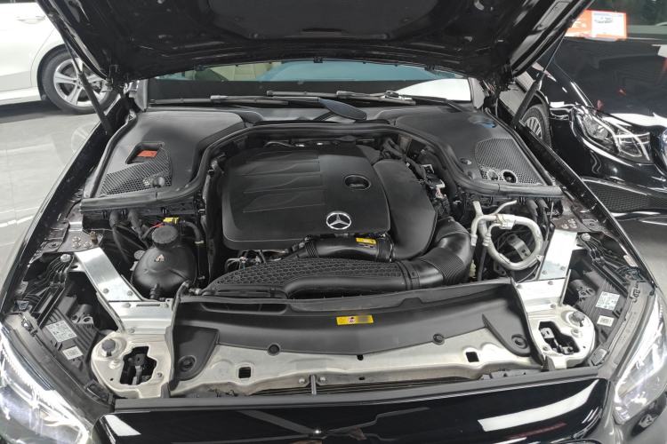 Used Mercedes-Benz E-Class 2022 Revised Version E 300 L Sport Luxury Edition Engine Bay