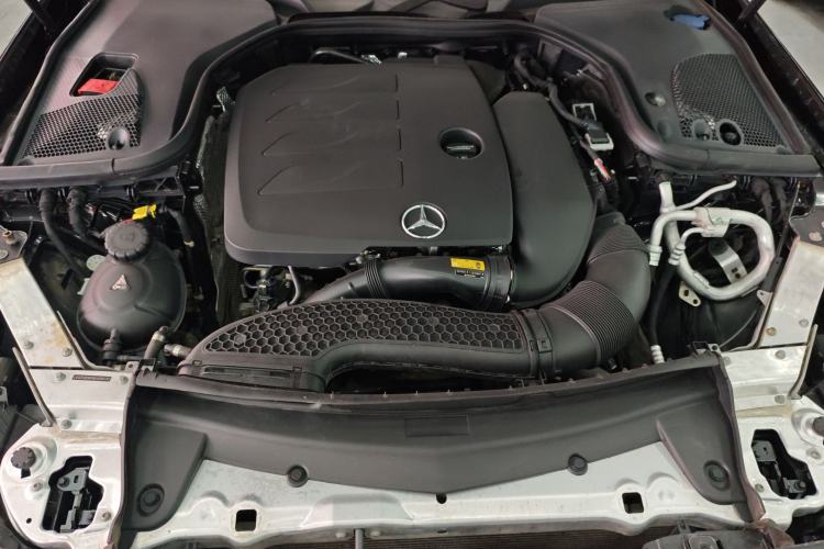 Used Mercedes-Benz E-Class 2022 Revised Version E 300 L Fashion Edition Engine Bay