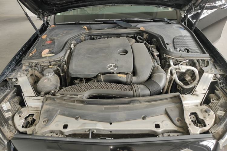 Used Mercedes-Benz E-Class 2022 Revised Version E 300 L Fashion Edition Engine Bay