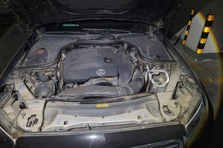 Used Mercedes-Benz E-Class 2022 E 260 L Engine Bay