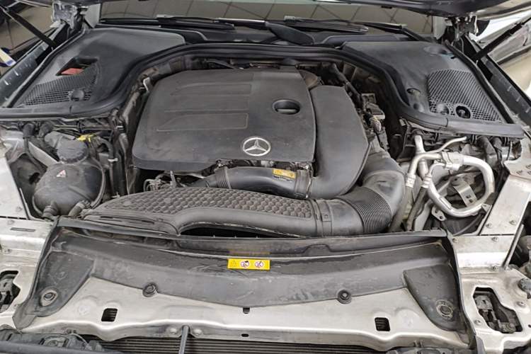 Used Mercedes-Benz E-Class 2022 E 260 L Sport Edition Engine Bay