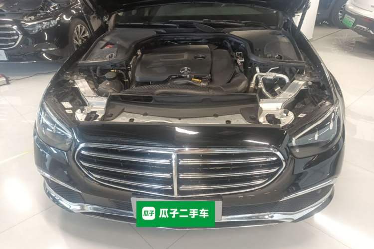 Used Mercedes-Benz E-Class 2022 E 260 L Engine Bay