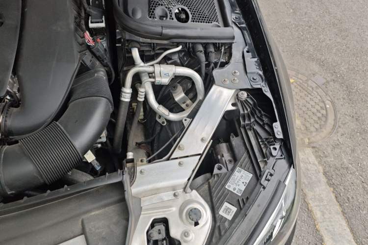 Used Mercedes-Benz E-Class 2022 E 300 L Stylish Model Engine Bay Left