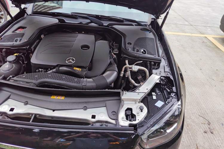 Used Mercedes-Benz E-Class 2022 Revised Version E 300 L Luxury Edition Engine Bay Left
