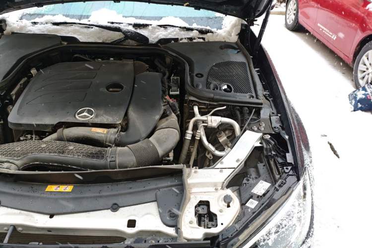 Used Mercedes-Benz E-Class 2022 Updated E 260 L Engine Bay Left