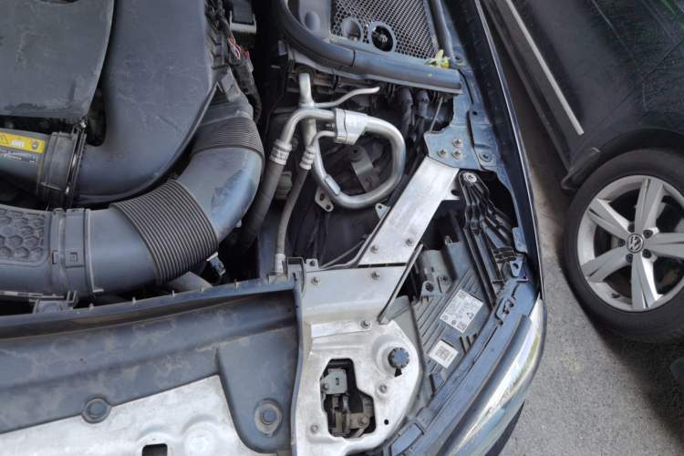 Used Mercedes-Benz E-Class 2022 E 300 L Sporty and Stylish Model Engine Bay Left