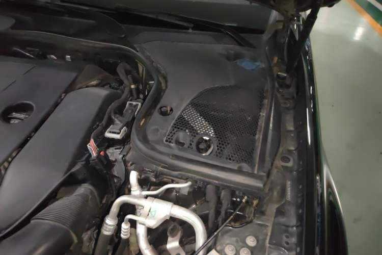 Used Mercedes-Benz E-Class 2022 Updated E 300 L Stylish Edition Engine Bay Left