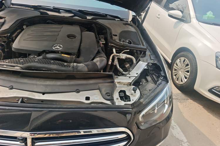 Used Mercedes-Benz E-Class 2022 Revised Version E 300 L Luxury Edition Engine Bay Left