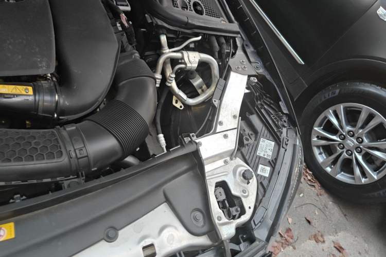 Used Mercedes-Benz E-Class 2022 E 260 L Engine Bay Left