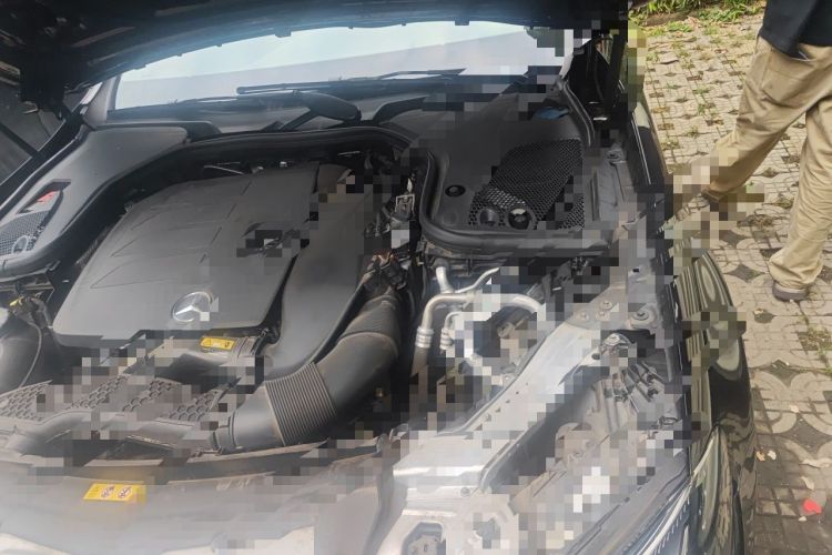 Used Mercedes-Benz E-Class 2022 E 260 L Engine Bay Left
