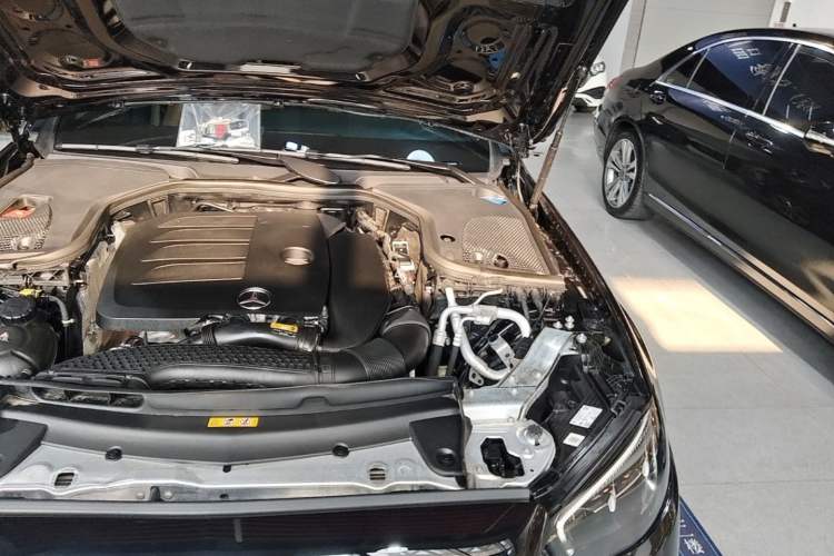 Used Mercedes-Benz E-Class 2022 Second Facelift E 260 L Sport Edition Engine Bay Left