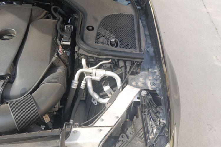Used Mercedes-Benz E-Class 2022 Revised Version E 300 L Luxury Edition Engine Bay Left