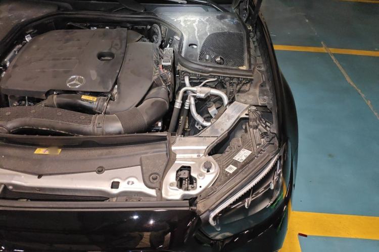 Used Mercedes-Benz E-Class 2022 Revised Version E 300 L Sporty and Stylish Edition Engine Bay Left
