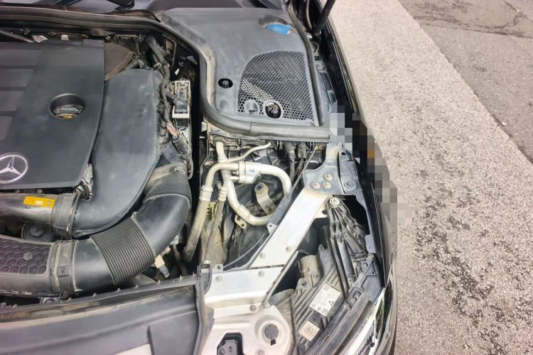 Used Mercedes-Benz E-Class 2022 E 260 L Engine Bay Left