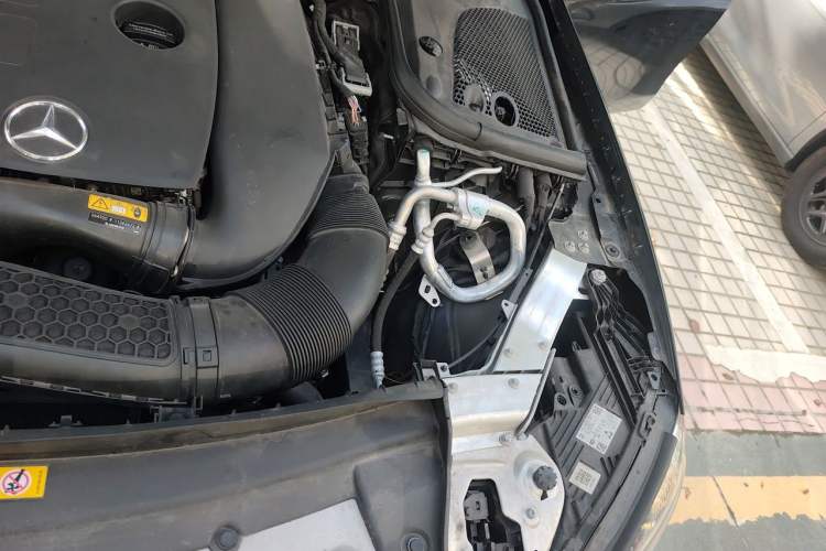 Used Mercedes-Benz E-Class 2022 Revised Version E 300 L Sporty and Stylish Edition Engine Bay Left