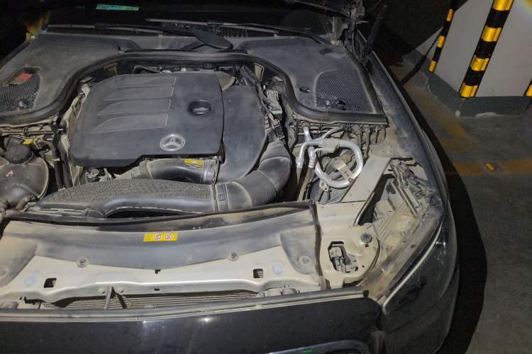 Used Mercedes-Benz E-Class 2022 E 260 L Engine Bay Left