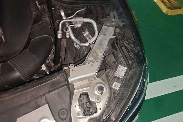 Used Mercedes-Benz E-Class 2022 Restyled E 260 L Sport Edition Engine Bay Left