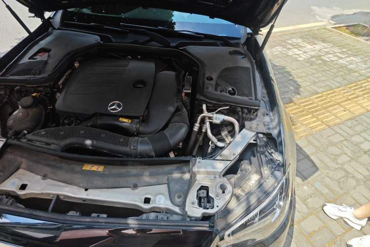 Used Mercedes-Benz E-Class 2022 Updated E 300 L Luxury Edition Engine Bay Left