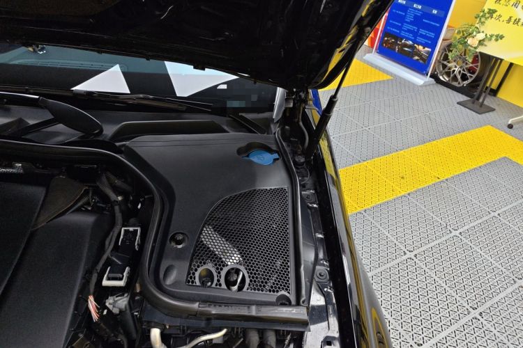 Used Mercedes-Benz E-Class 2022 Revised E 300 L Sporty and Stylish Edition Engine Bay Left