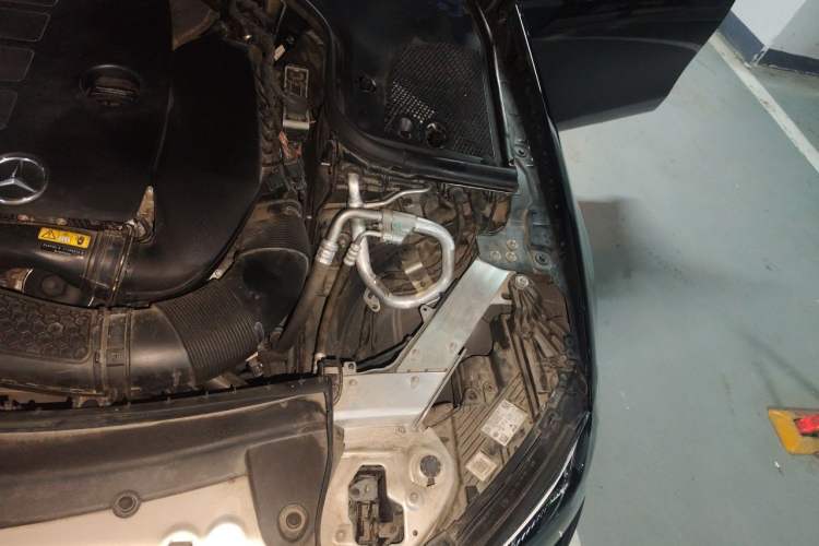 Used Mercedes-Benz E-Class 2022 Updated E 300 L Luxury Edition Engine Bay Left