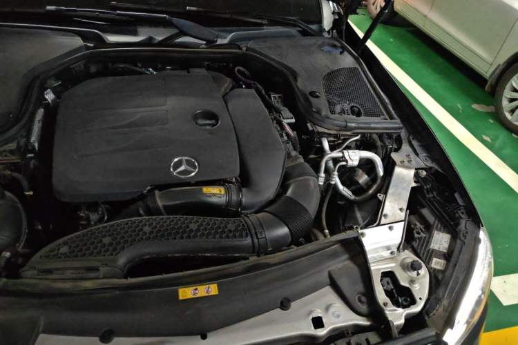Used Mercedes-Benz E-Class 2022 Second Facelift E 300 L Fashion Edition Engine Bay Left