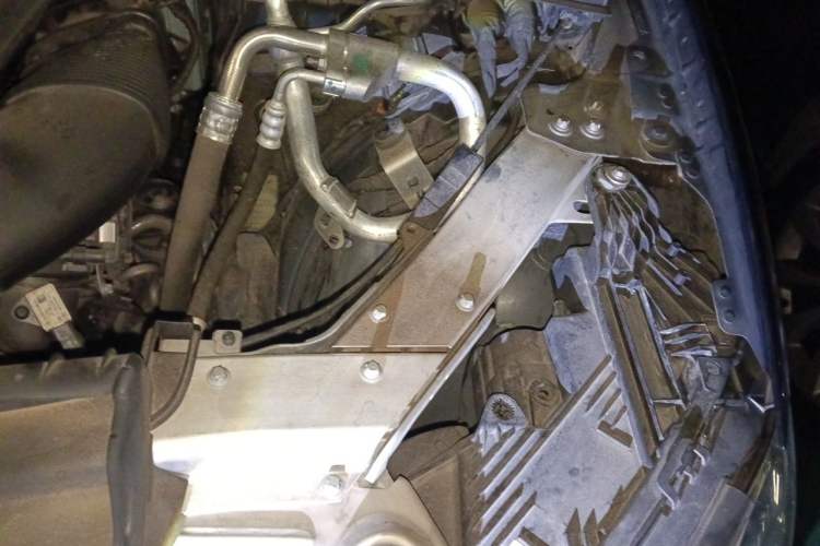 Used Mercedes-Benz E-Class 2022 Updated E 300 L Stylish Edition Engine Bay Left