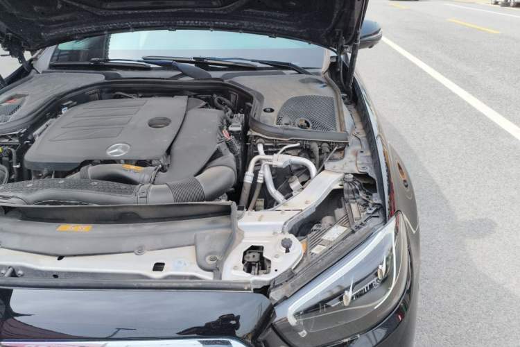 Used Mercedes-Benz E-Class 2022 Updated E 300 L Luxury Edition Engine Bay Left