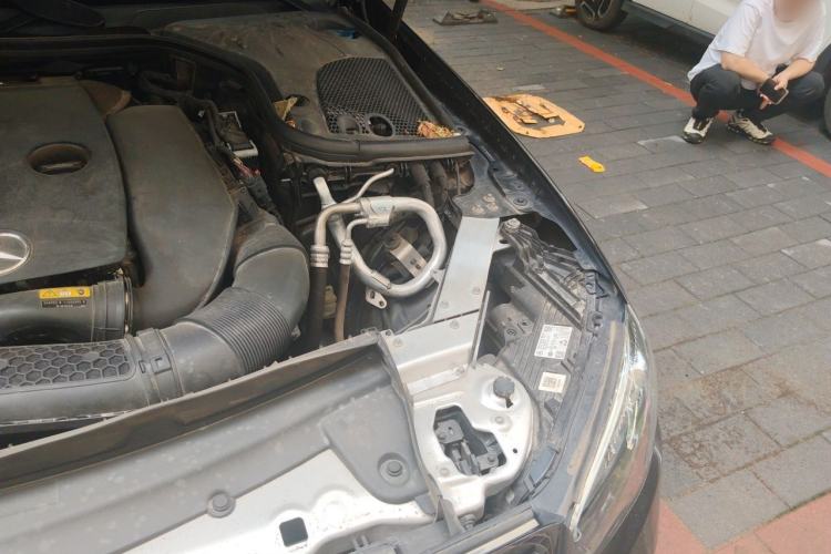 Used Mercedes-Benz E-Class 2022 E 260 L Engine Bay Left
