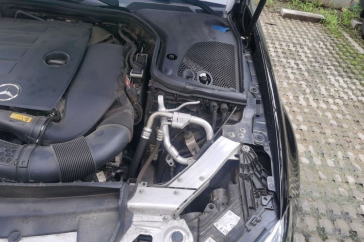 Used Mercedes-Benz E-Class 2022 Revised Version E 300 L Luxury Edition Engine Bay Left