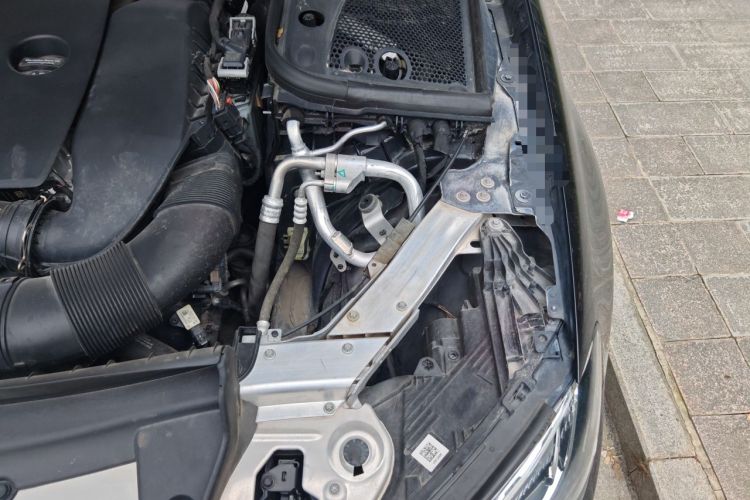 Used Mercedes-Benz E-Class 2022 E 300 L Luxury Model Engine Bay Left