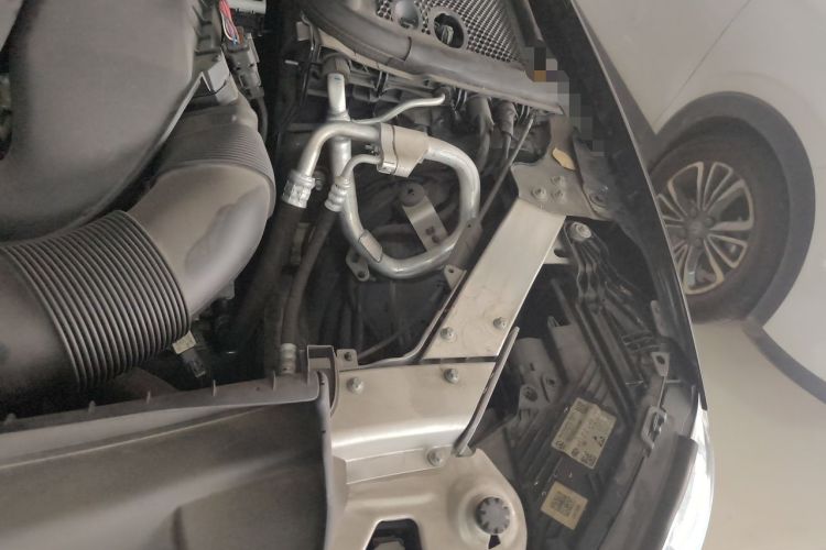 Used Mercedes-Benz E-Class 2022 Second Facelift E 260 L Engine Bay Left