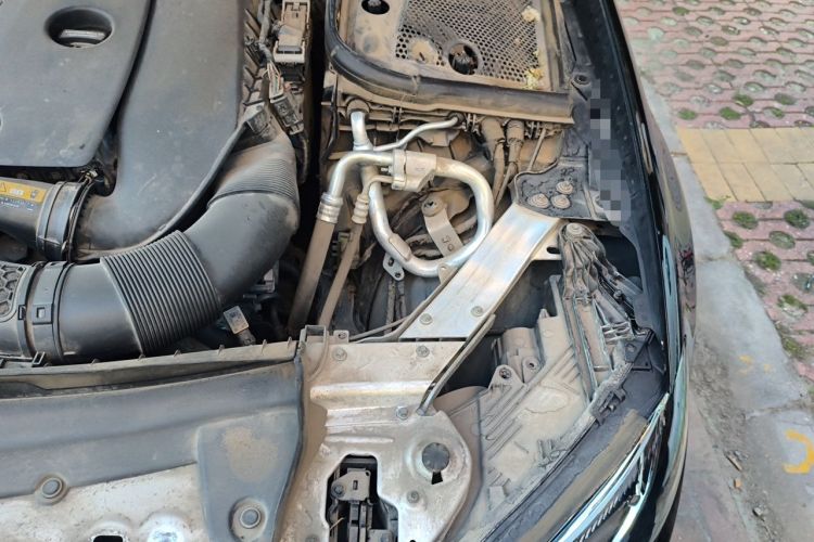 Used Mercedes-Benz E-Class 2022 E 260 L Engine Bay Left