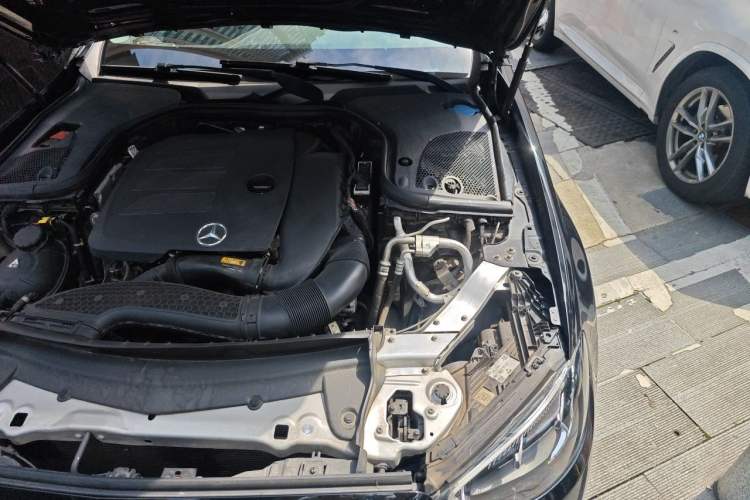 Used Mercedes-Benz E-Class 2022 Second Facelift E 300 L Luxury Edition Engine Bay Left