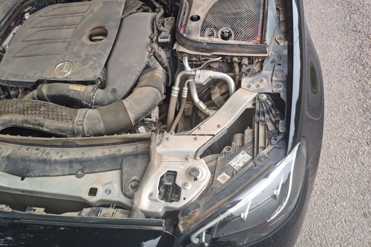 Used Mercedes-Benz E-Class 2022 Updated E 300 L Luxury Edition Engine Bay Left