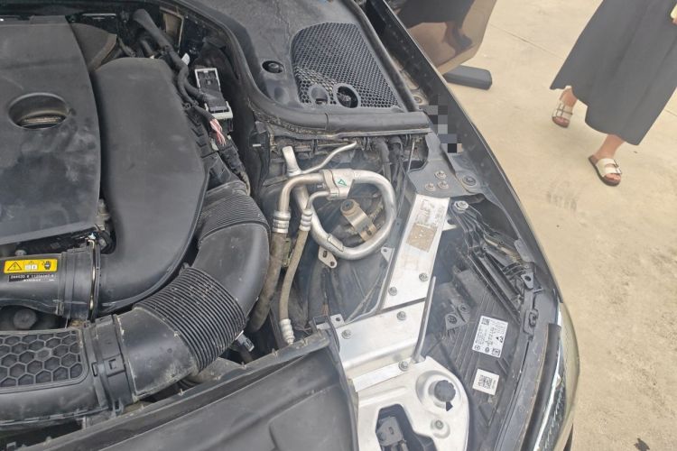 Used Mercedes-Benz E-Class 2022 Second Facelift E 300 L Fashion Edition Engine Bay Left