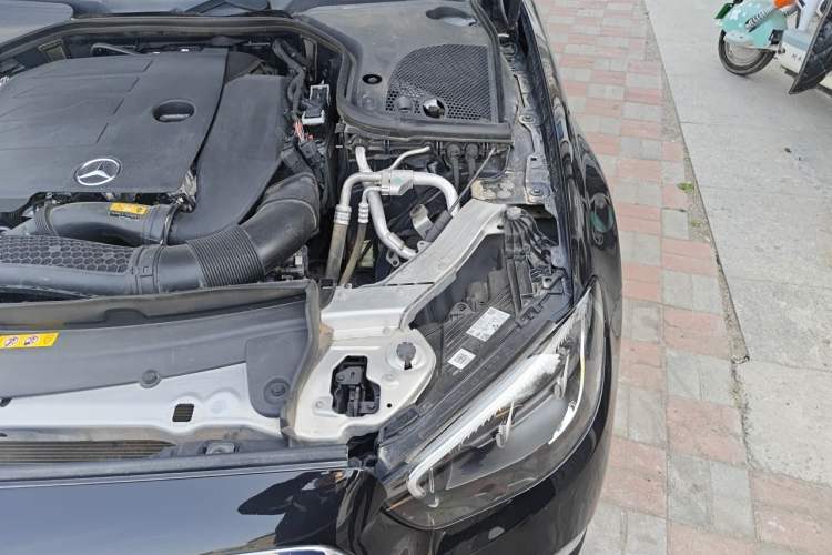 Used Mercedes-Benz E-Class 2022 Second Facelift E 300 L Luxury Edition Engine Bay Left