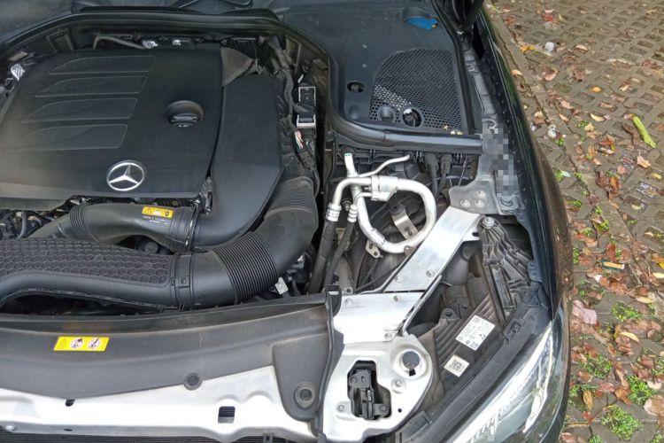 Used Mercedes-Benz E-Class 2022 Revised Version E 300 L Fashion Edition Engine Bay Left