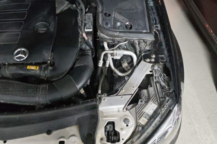 Used Mercedes-Benz E-Class 2022 E 260 L Engine Bay Left