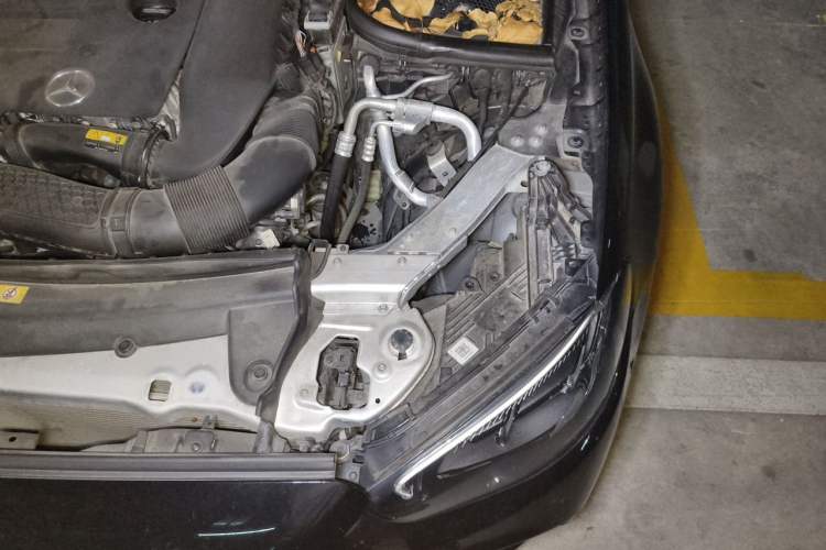 Used Mercedes-Benz E-Class 2022 E 260 L Sport Edition Engine Bay Left