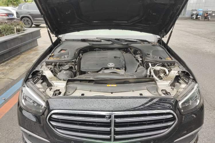 Used Mercedes-Benz E-Class 2022 Revised Version E 300 L Luxury Edition Engine Bay