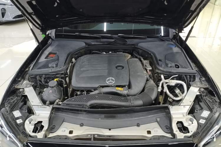 Used Mercedes-Benz E-Class 2022 E 300 L Luxury Model Engine Bay