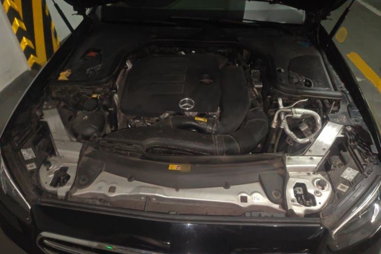 Used Mercedes-Benz E-Class 2022 Revised Version E 300 L Fashion Edition Engine Bay