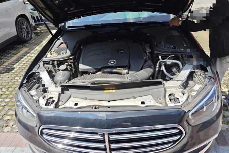Used Mercedes-Benz E-Class 2022 Revised Version E 300 L Fashion Edition Engine Bay