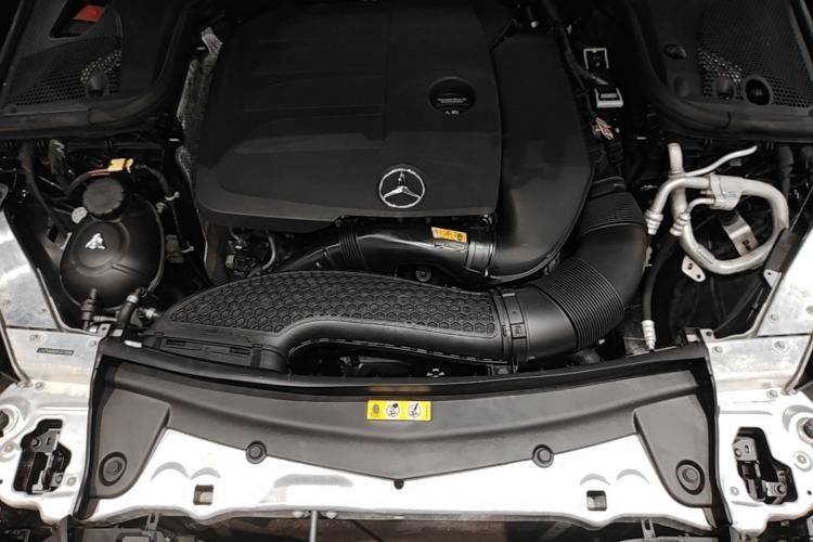 Used Mercedes-Benz E-Class 2022 Revised Version E 300 L Fashion Edition Engine Bay