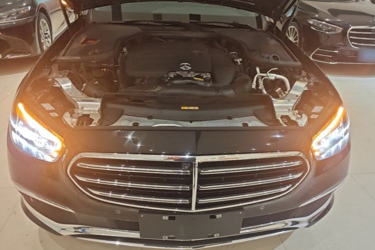Used Mercedes-Benz E-Class 2022 Revised Version E 300 L Luxury Edition Engine Bay