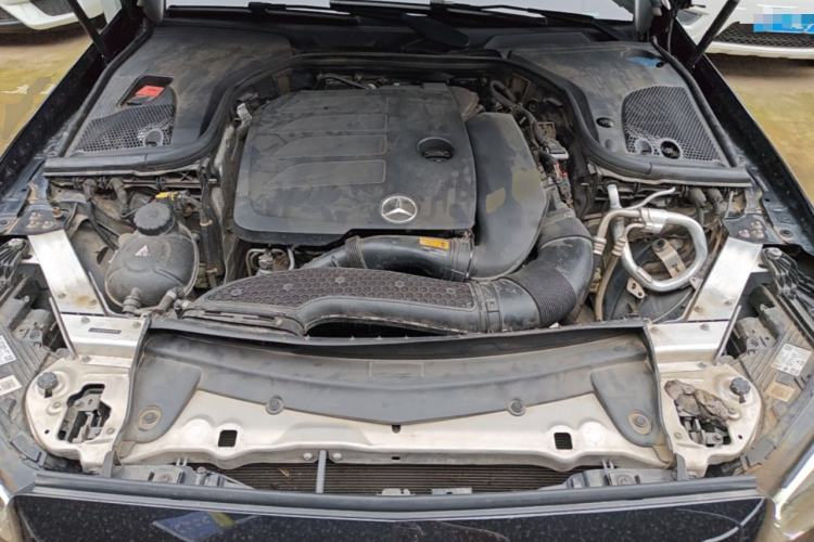 Used Mercedes-Benz E-Class 2022 Revised Version E 300 L Fashion Edition Engine Bay