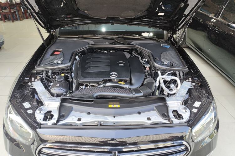 Used Mercedes-Benz E-Class 2022 E 260 L Engine Bay