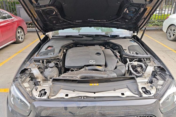 Used Mercedes-Benz E-Class 2022 Revised Version E 300 L Sport Luxury Edition Engine Bay